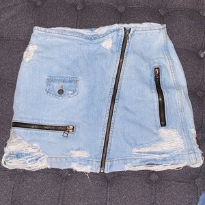 Carmar LF jean denim zip up skirt with rips - never worn - size 26